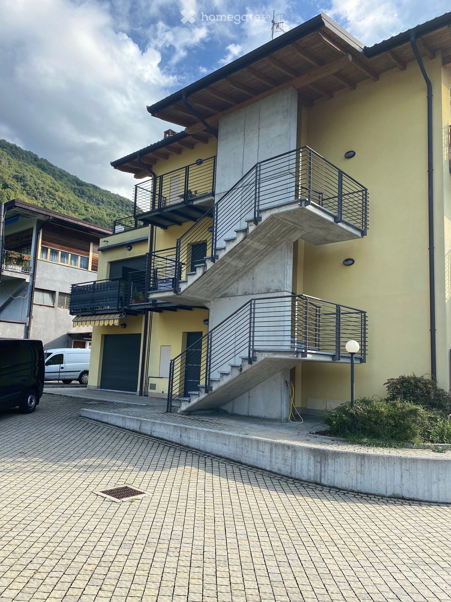 3-Zimmer-Wohnung
Vermietung einer 3-Zimmer-Wohnung in Porlezza, 1 Badezimmer, 1 Keller und 2 Aussenparkplätze. Zentrale Lage
Nebenkosten inklusive