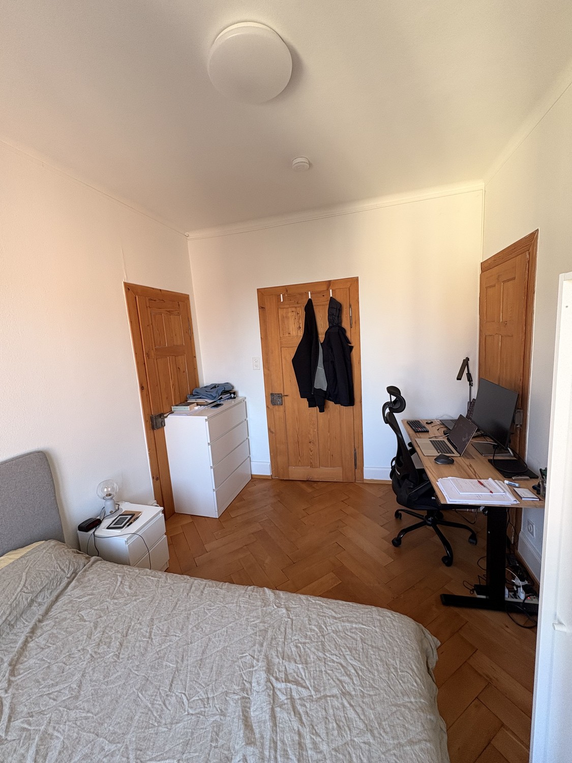 Zimmer in einer Wohngemeinschaft, Foto 2 von 3