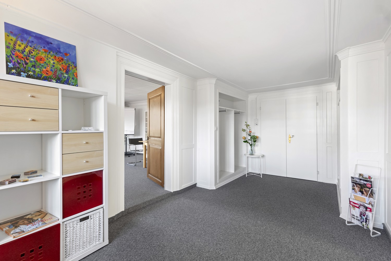 81m² office