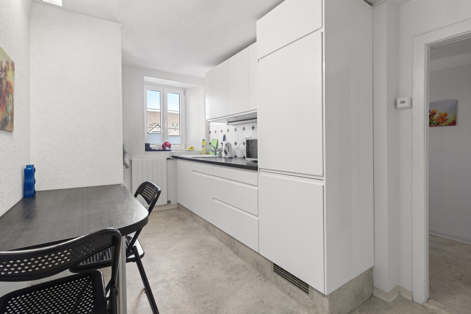81m² office