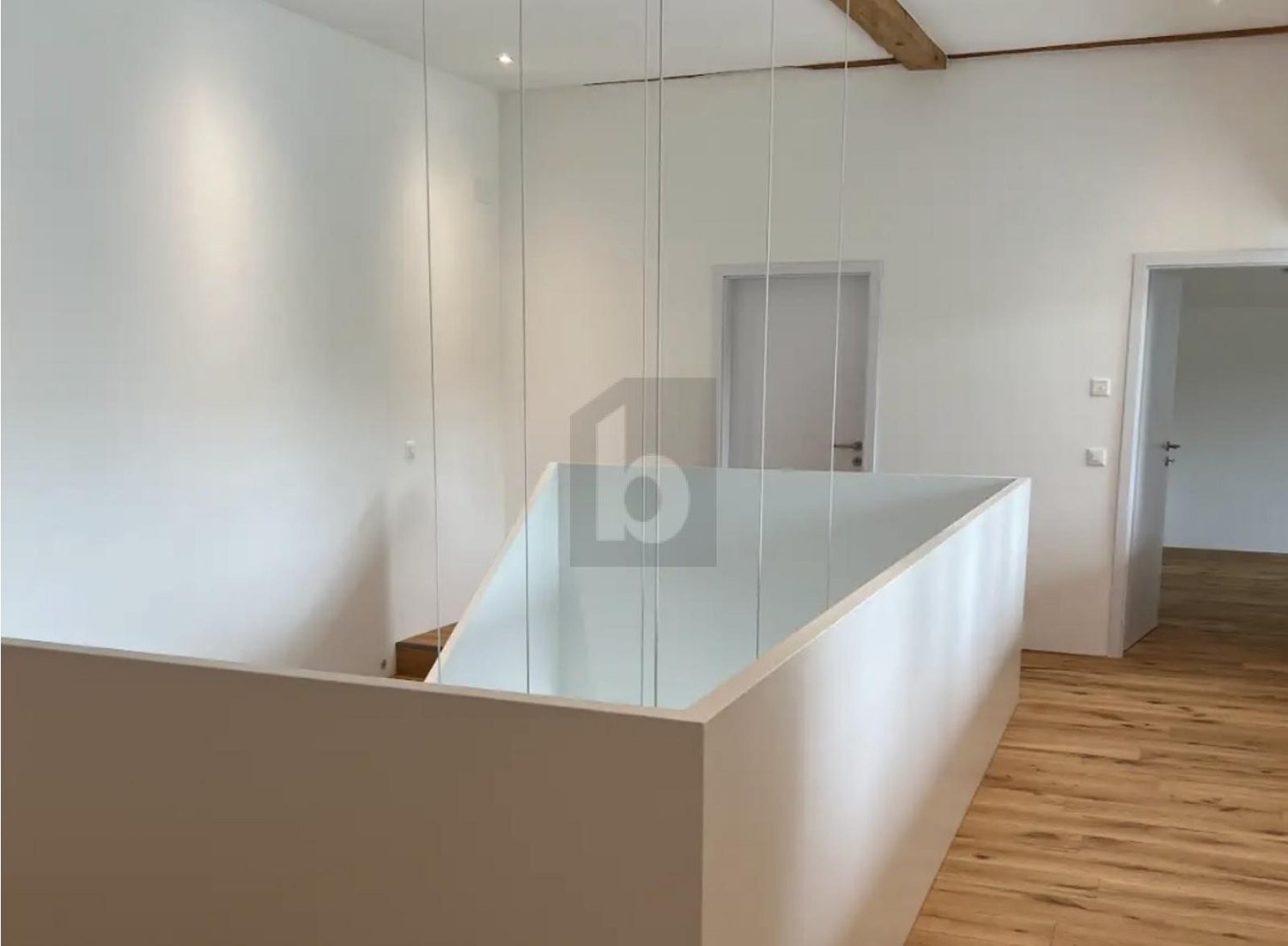7 ½ Zimmer Einfamilienhaus, Foto 3 von 4
