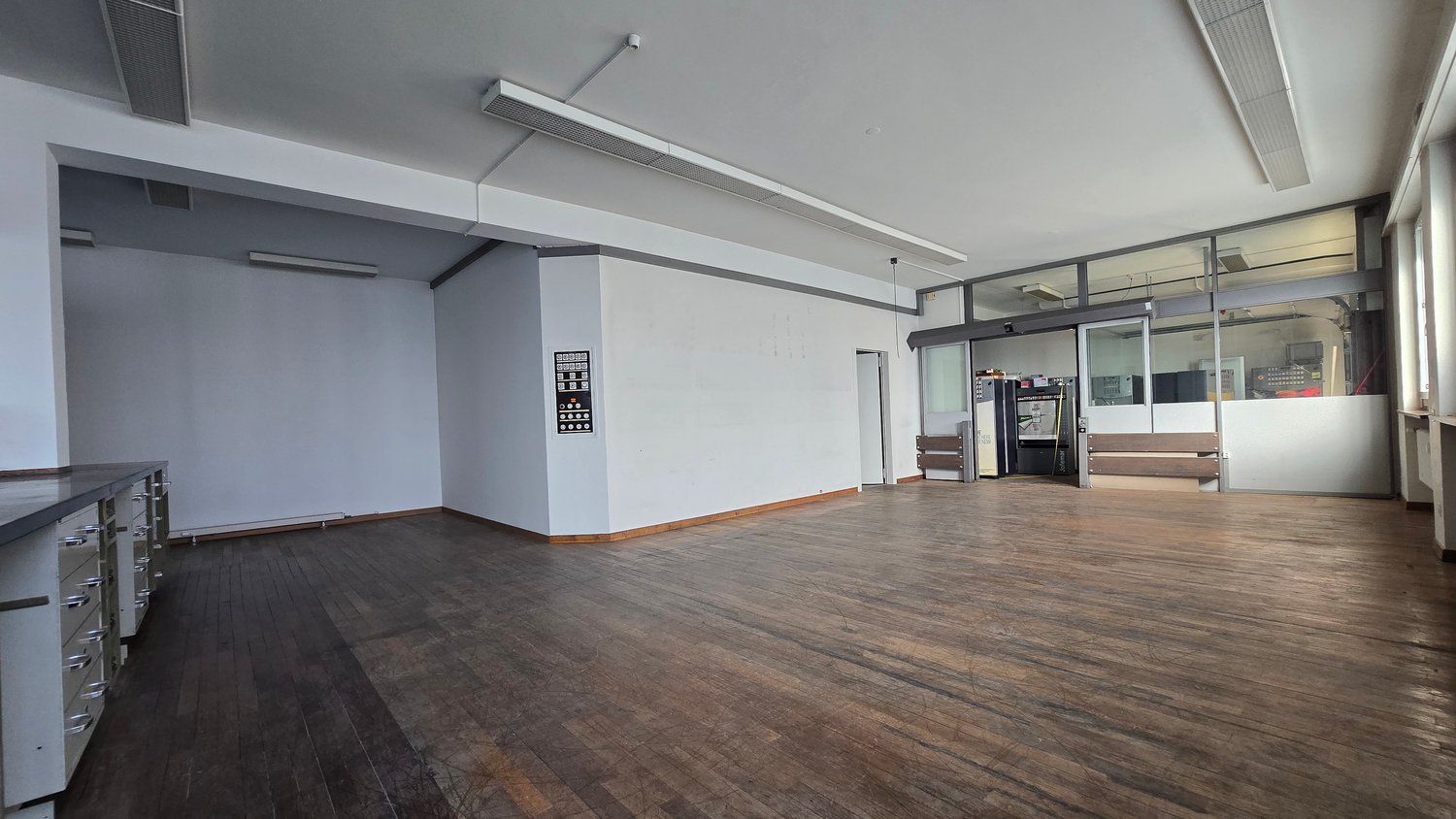 190m² commercial