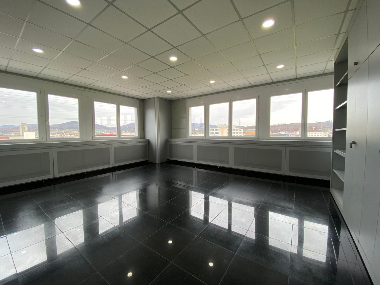 713m² commerciale