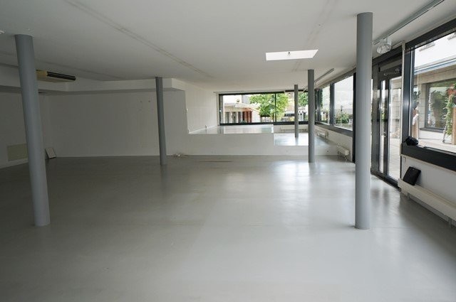194m² commercial