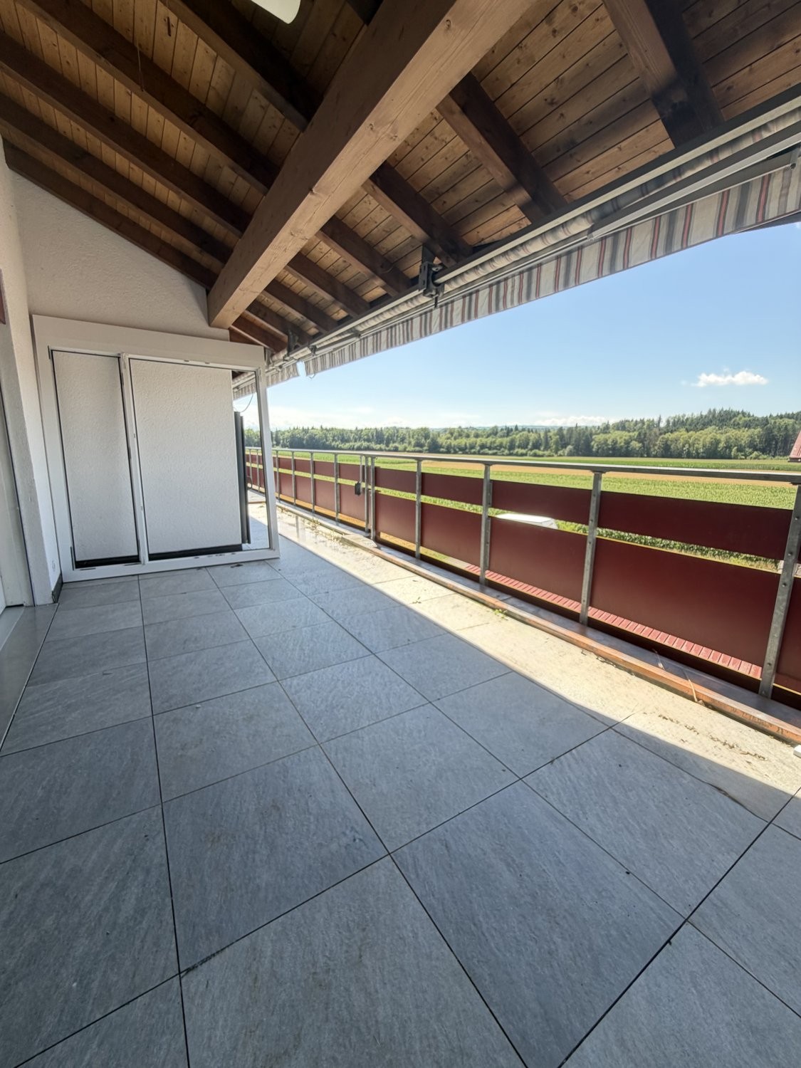 Appartamento mansardato di 5 ½ locali, foto 2 di 10