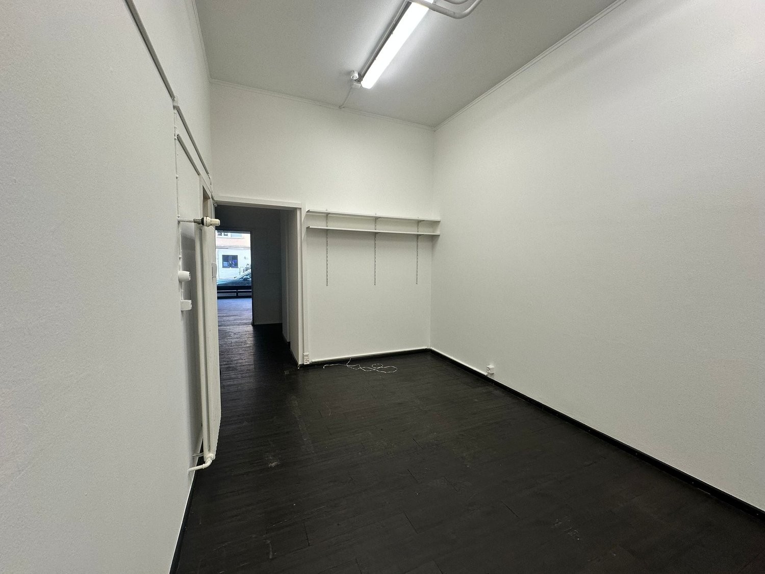 110m² shop, Foto 4 von 6