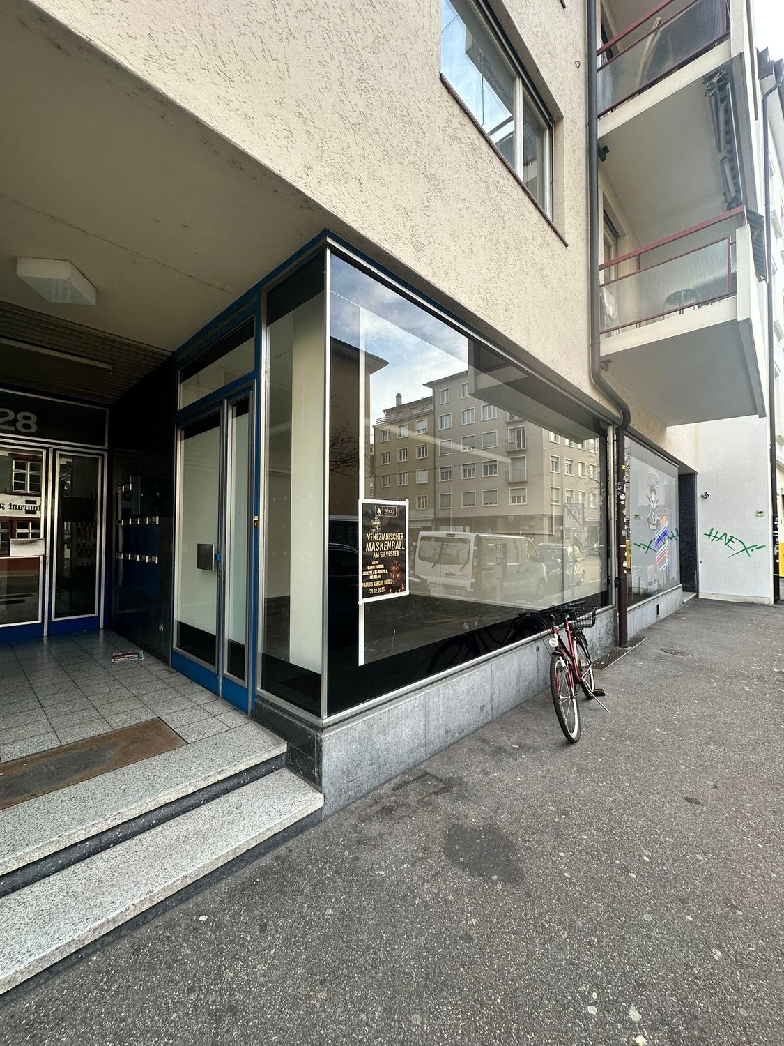 110m² shop, Foto 1 von 6