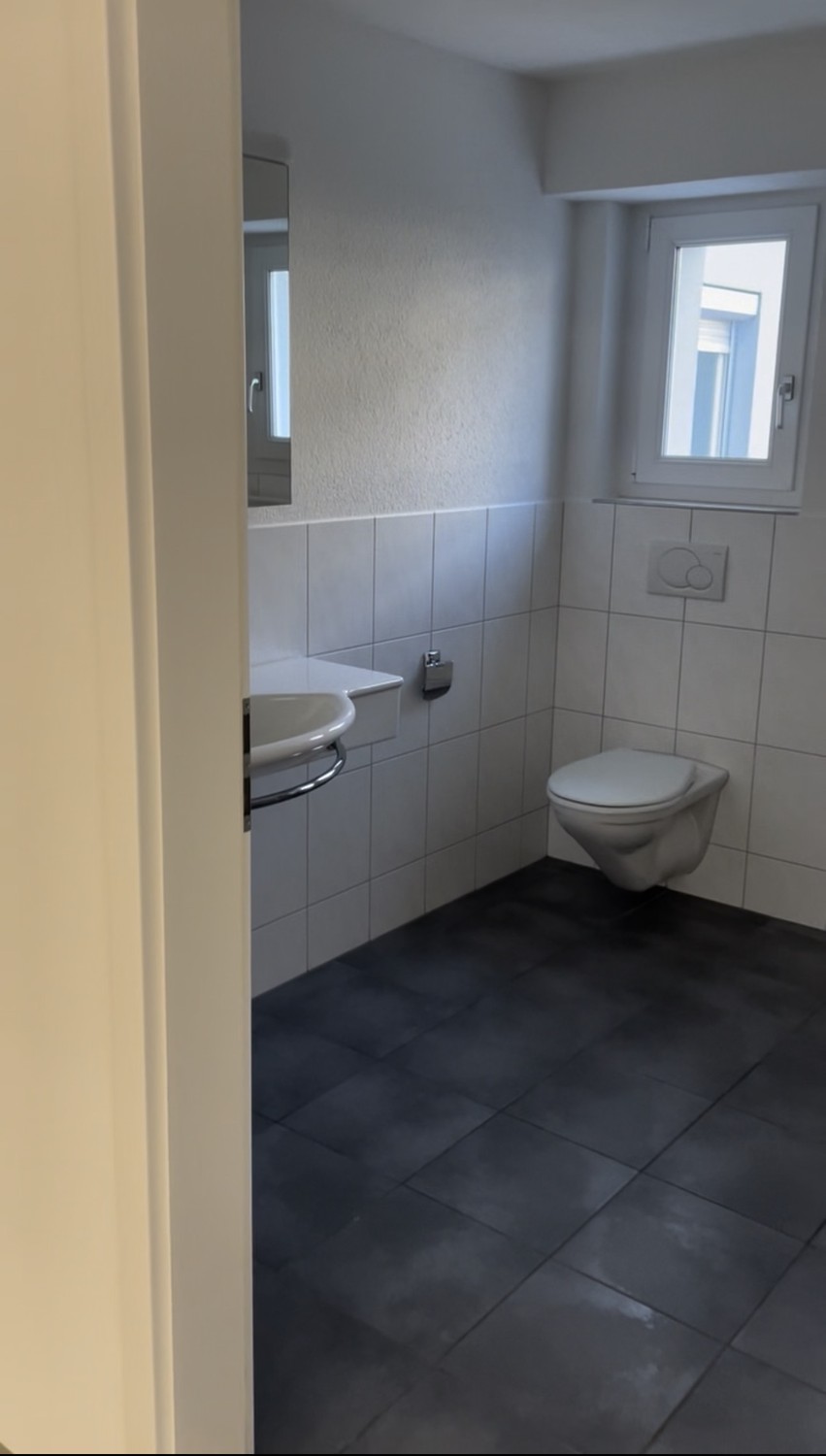 105m² commercial