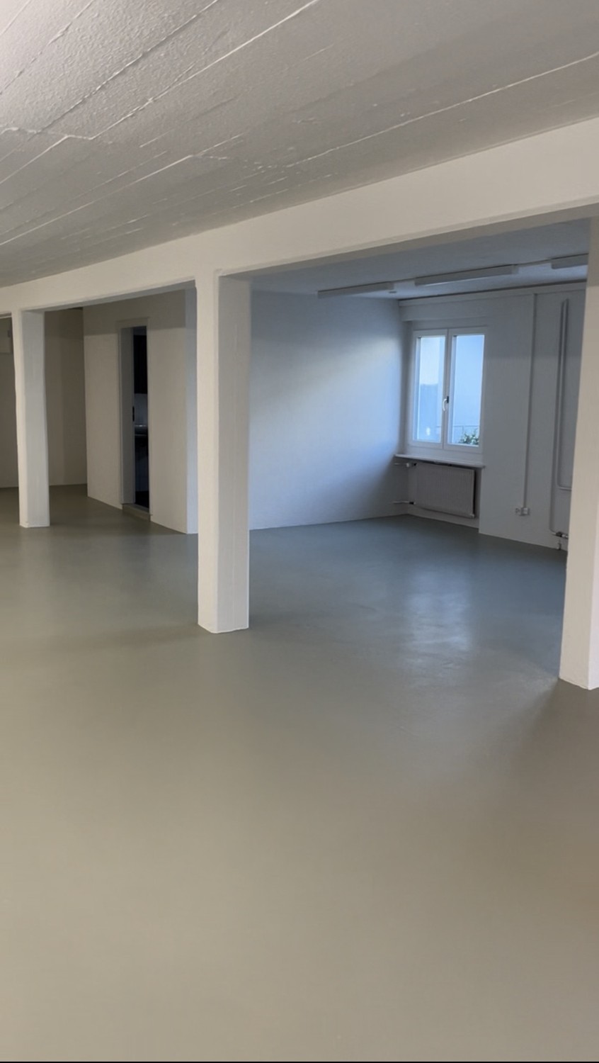 105m² commercial