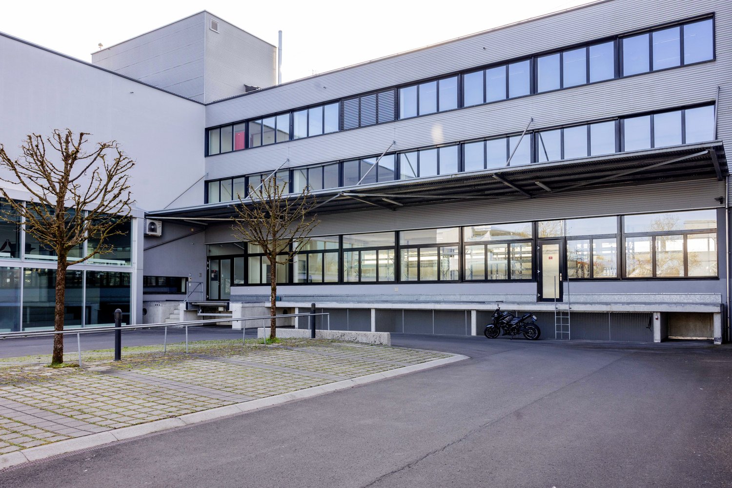 130m² office
