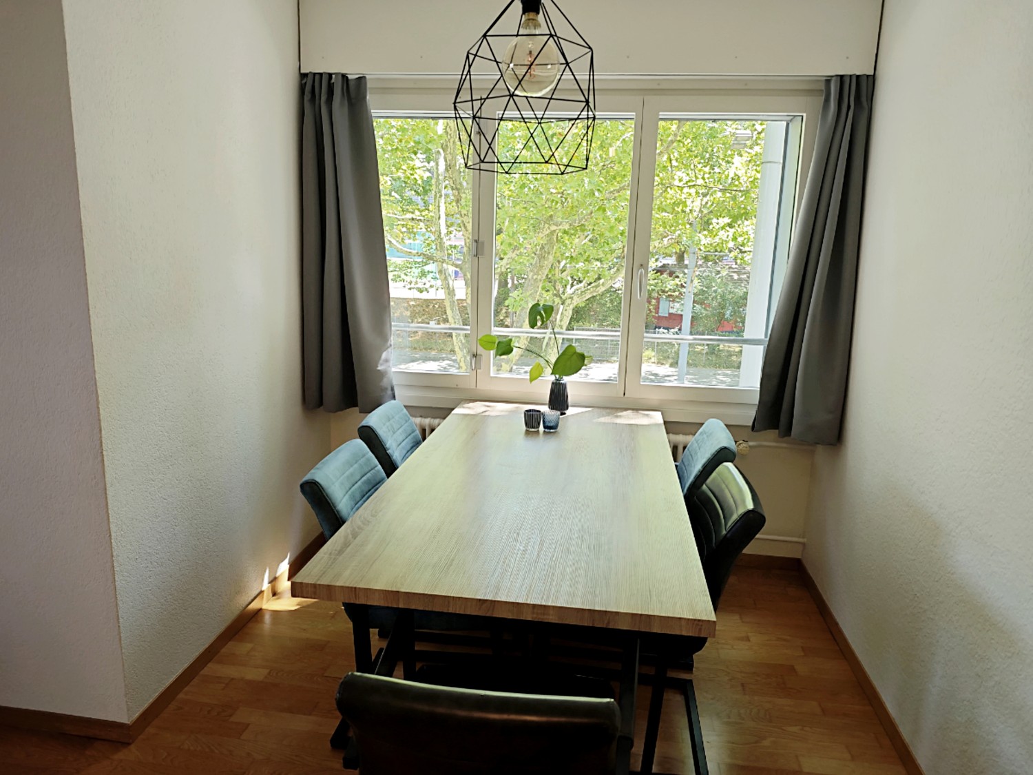 Appartement de 3 ½ pièces","description":"Appartement disponible pour 1 an (oct. 2026 - sept. 2027) (une entrée anticipée en septembre peut être discutée). L'appartement est idéalement situé entre la gare de Wankdorf et le Wankdorf Center. L'appartement est meublé. Les coûts incluent : le loyer, les