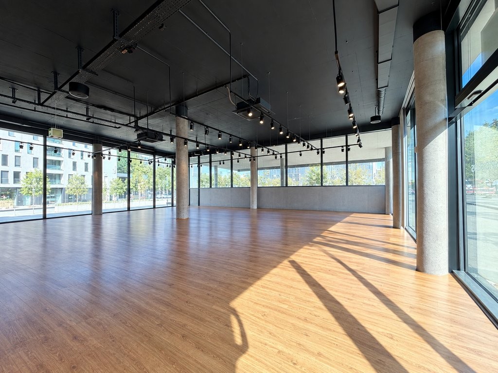 235m² Gewerbe, Foto 3 von 7