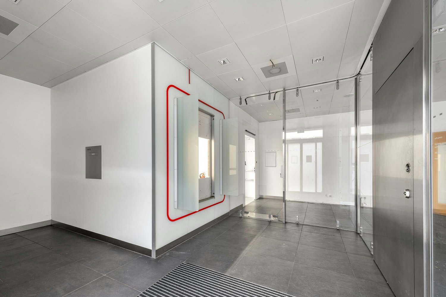 596m² commercial