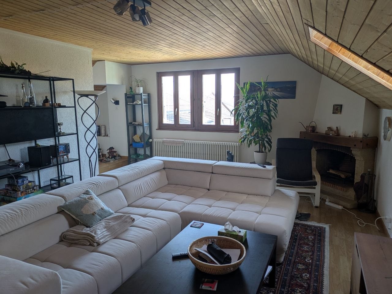 6 rooms apartment