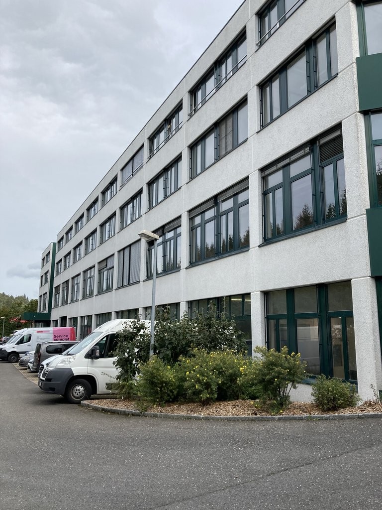 1562m² commercial