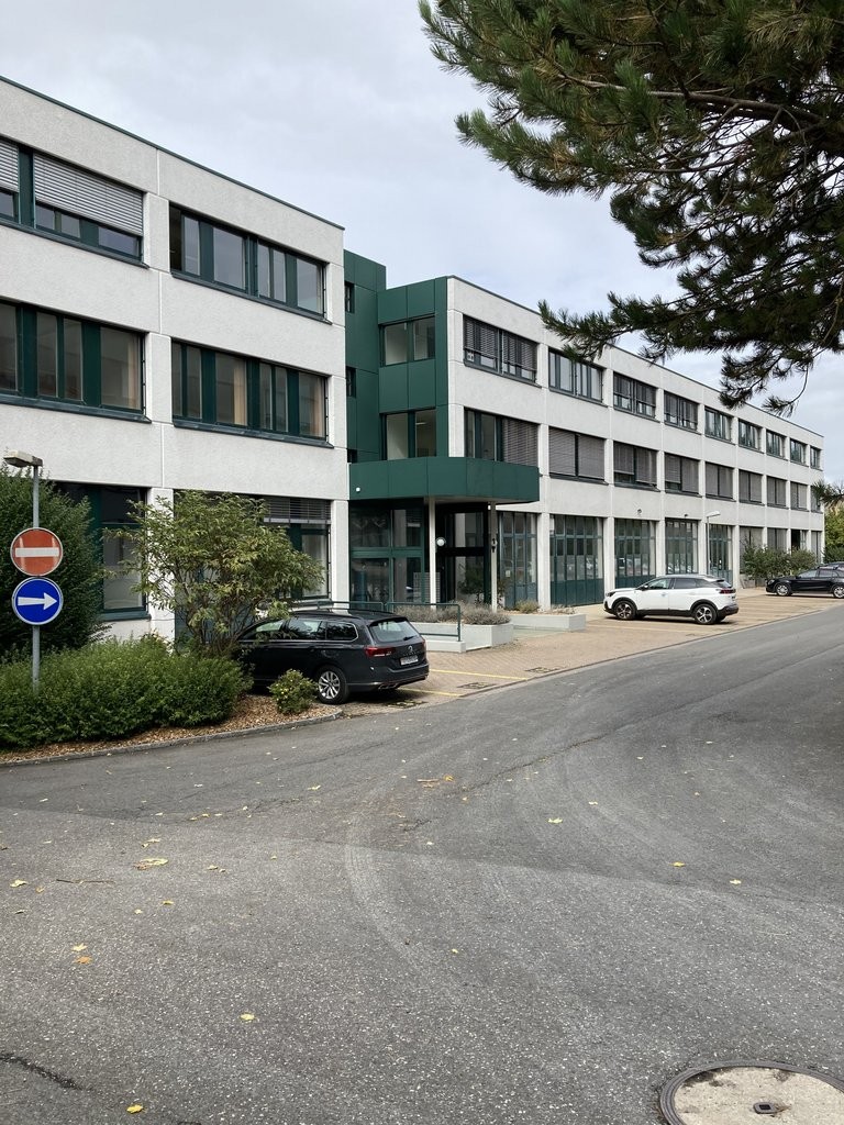 1562m² commercial