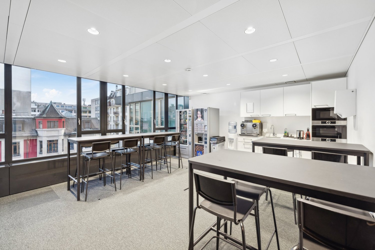 3604m² office