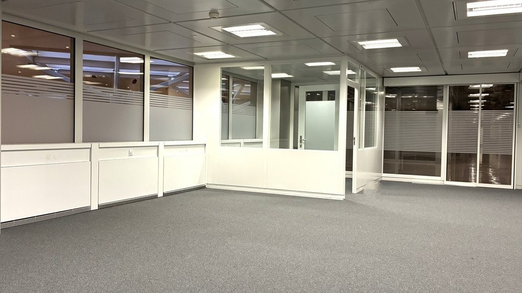 115m² office