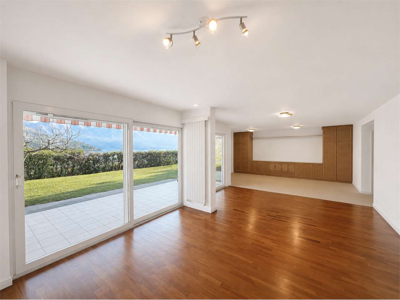 9 rooms apartment