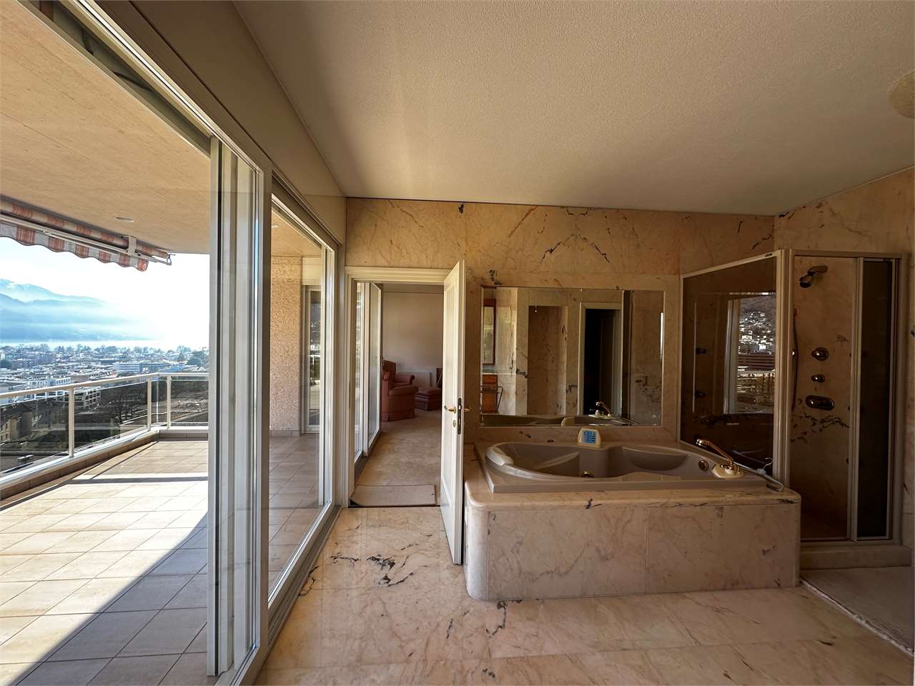 9 rooms apartment