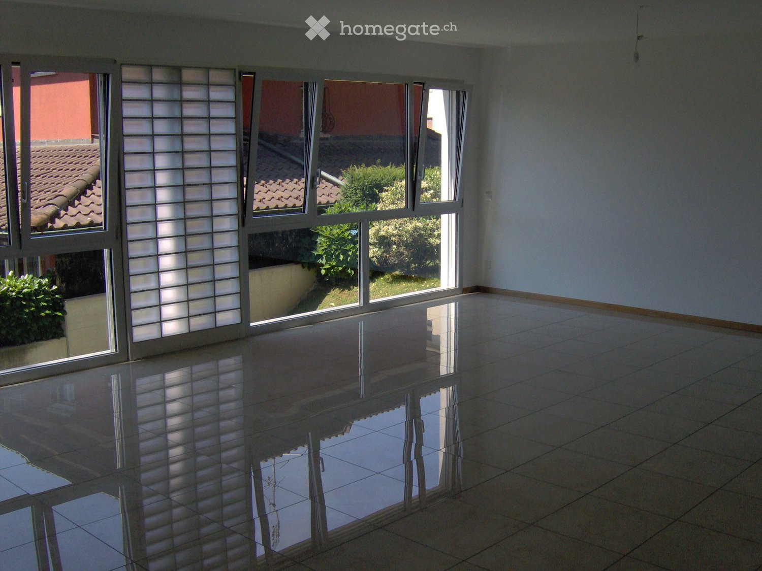 5 rooms apartment