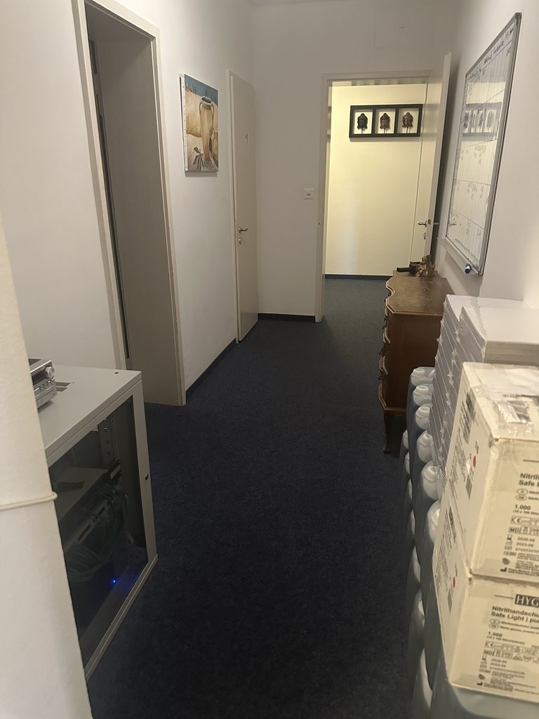105m² commercial