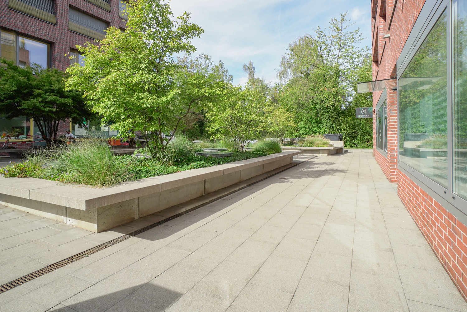 220m² office