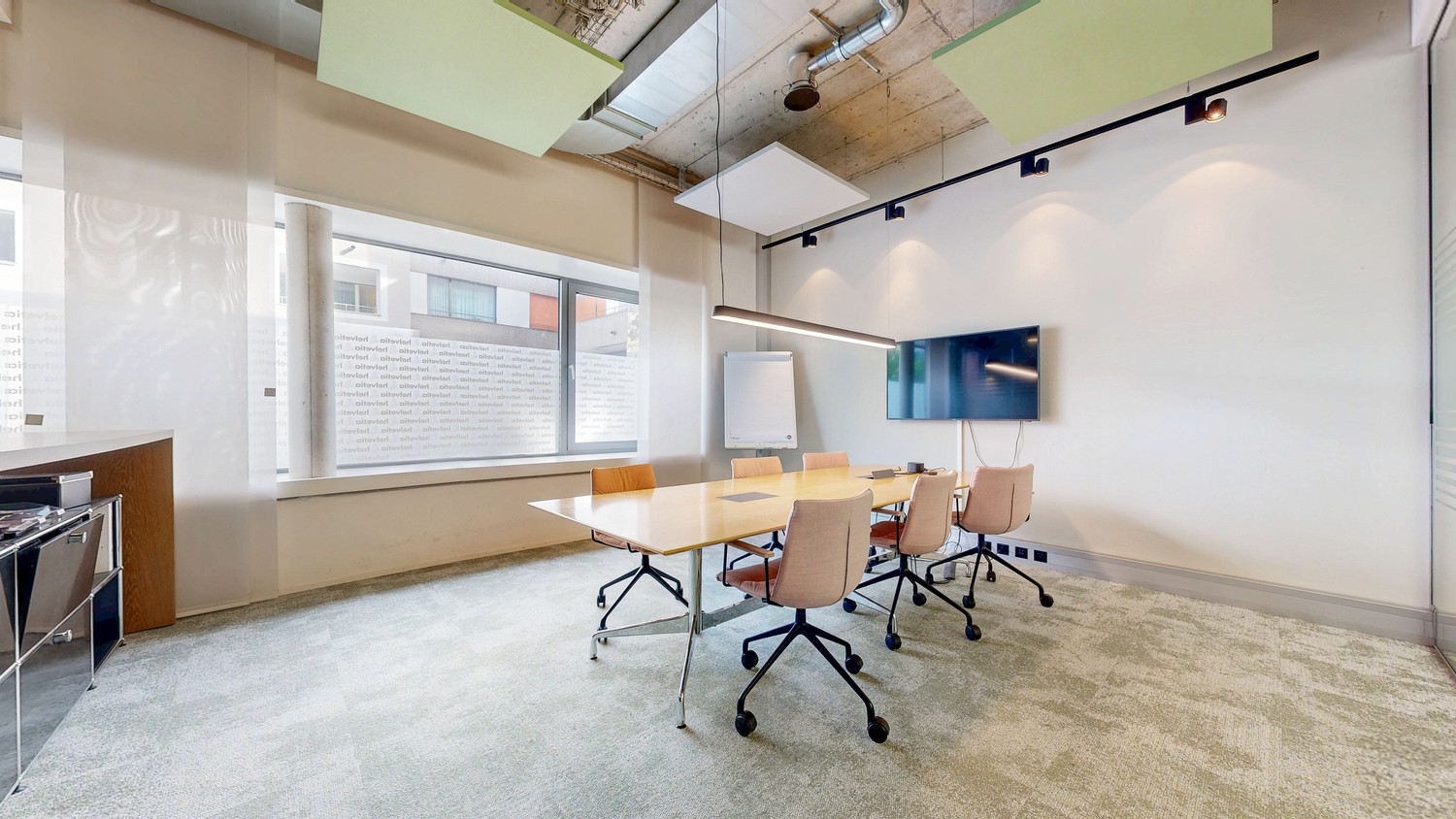 220m² office