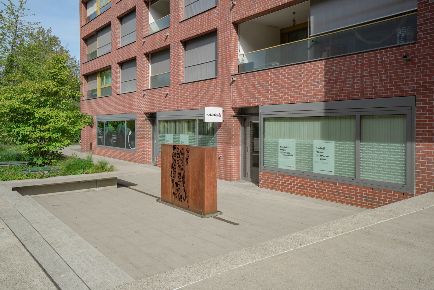 220m² office