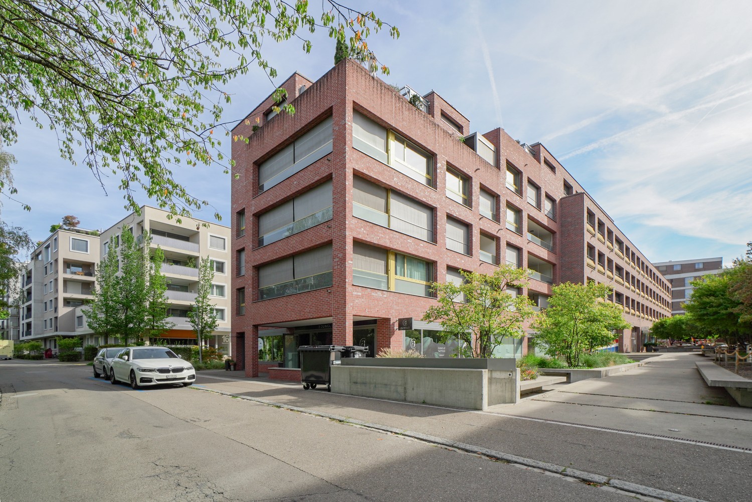 220m² office
