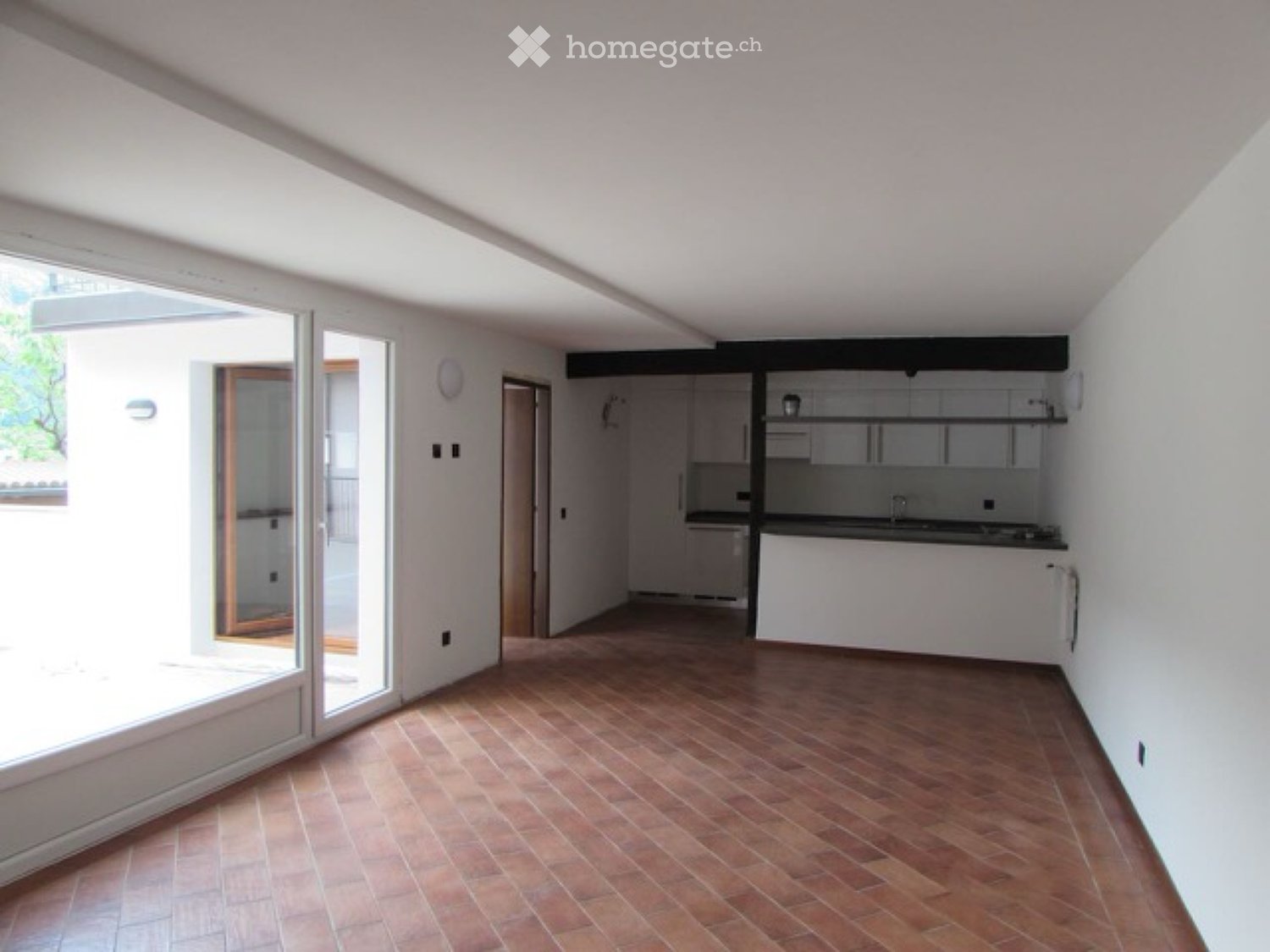 4-Zimmer-Wohnung
Zu vermieten oder zu verkaufen: Wohnung, 4,5 Zimmer, Cadepiano/Barbengo, grüne, sehr ruhige und sonnige Zone, ideal für Familien mit Kindern oder Senioren. Die Wohnung befindet sich im Erdgeschoss, Einkaufszentren sind fünf Minuten zu Fuss entfernt, Schulen in der Nähe, öffentliche, Foto 1 von 5