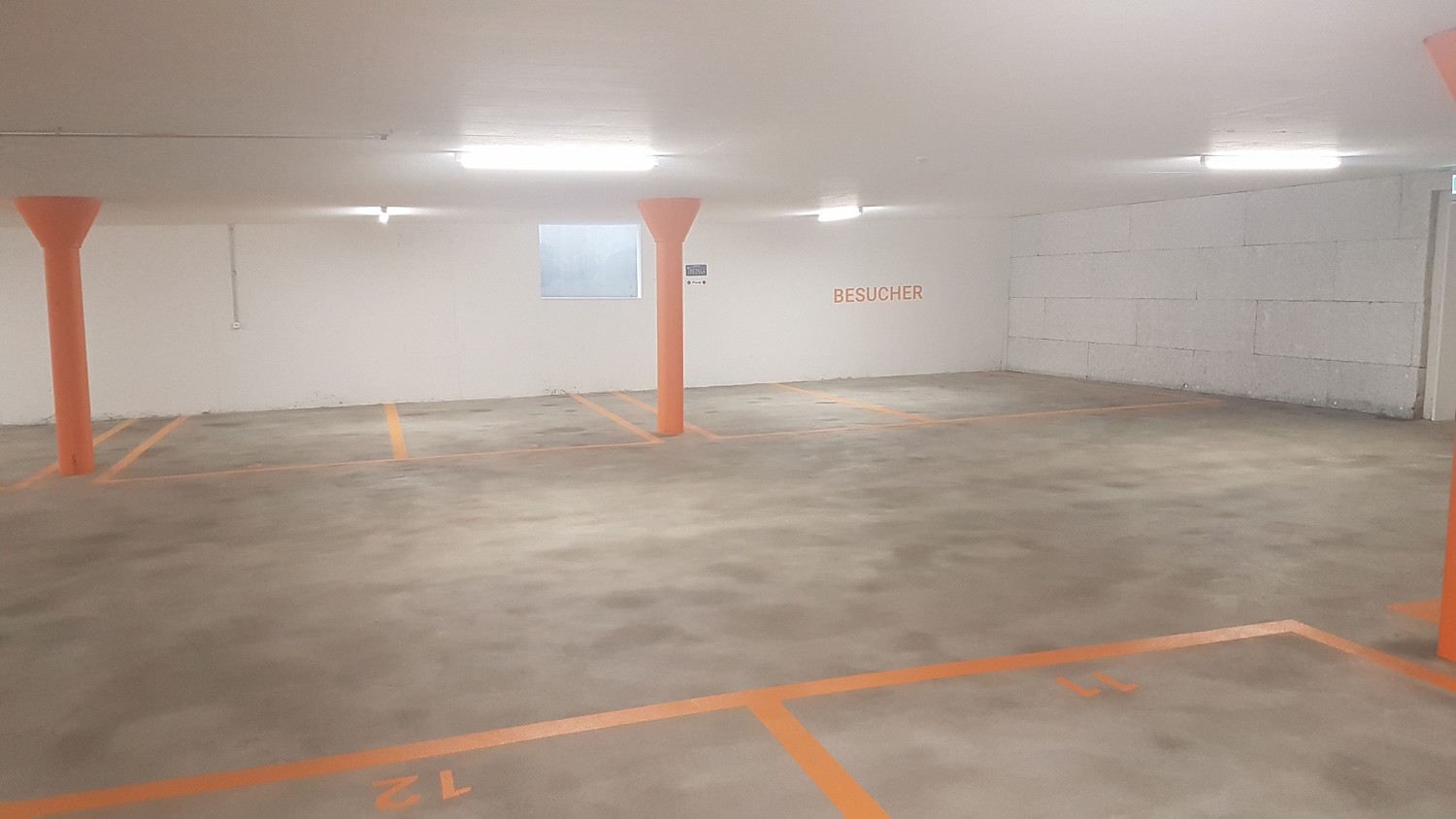 Underground slot, Foto 1 von 2