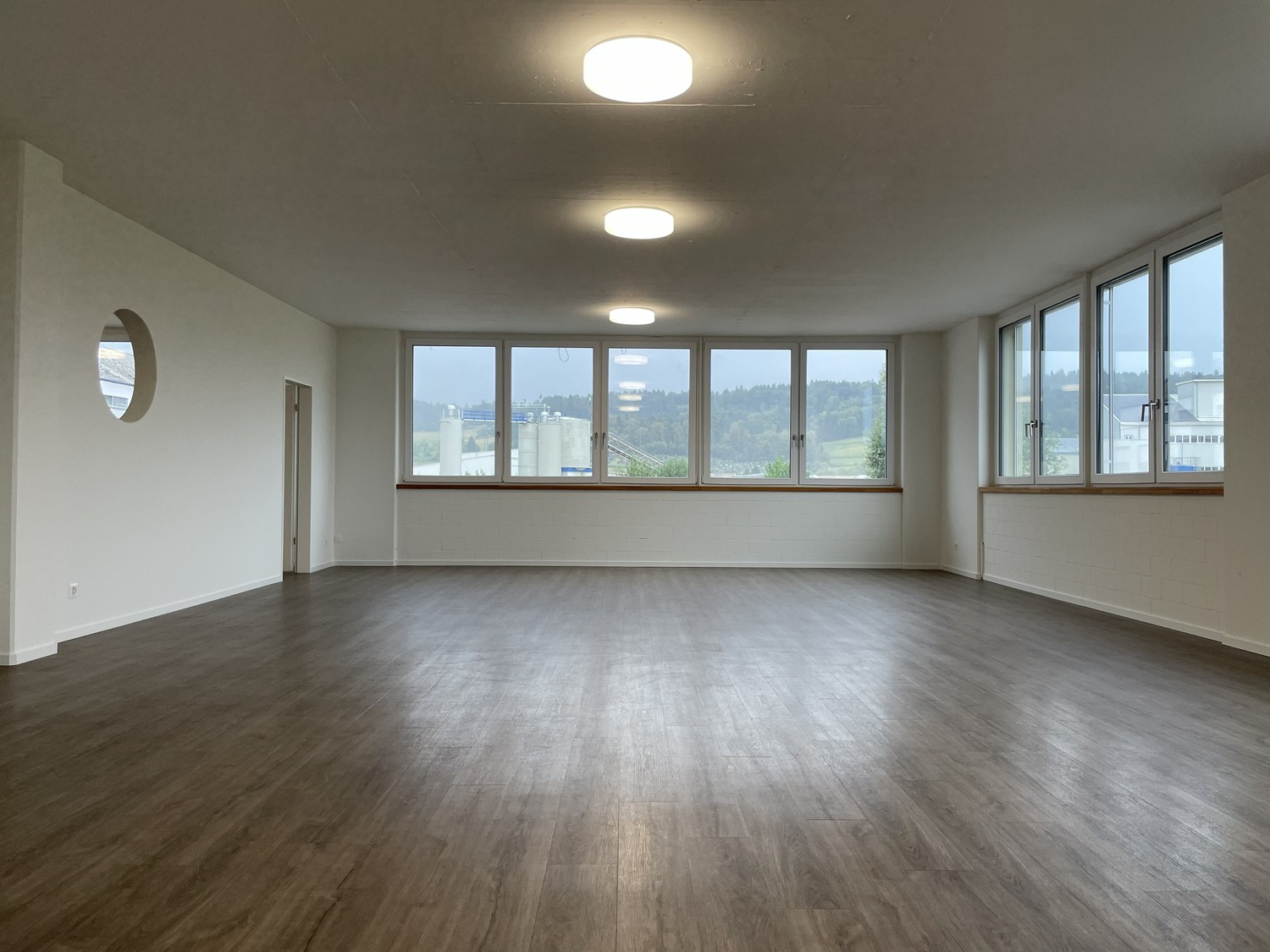 166m² commercial
