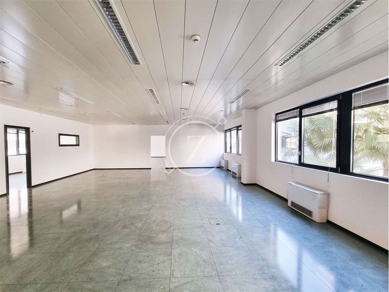 Office, Foto 1 von 5