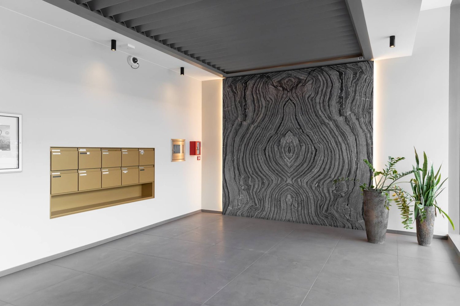 900m² office