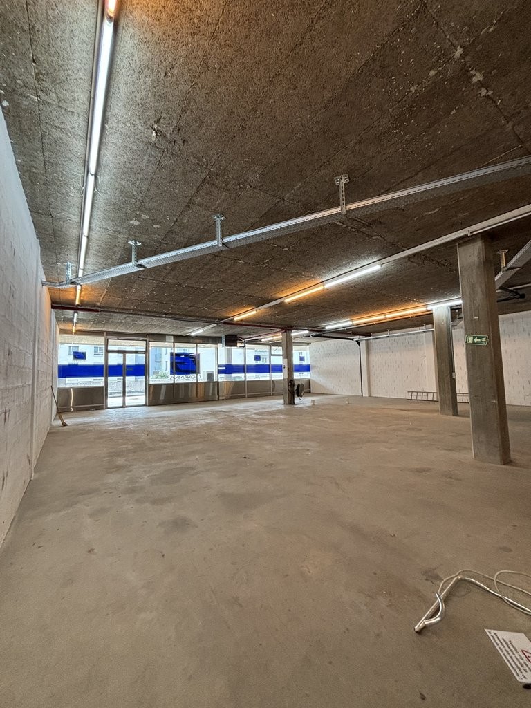 620m² commercial, Foto 2 von 10