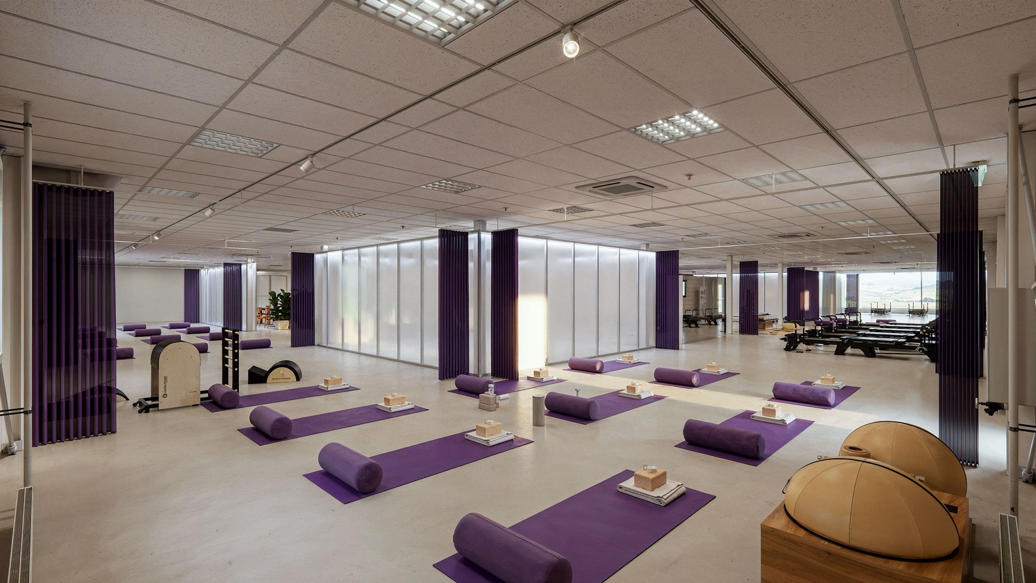 293-1665m² shop