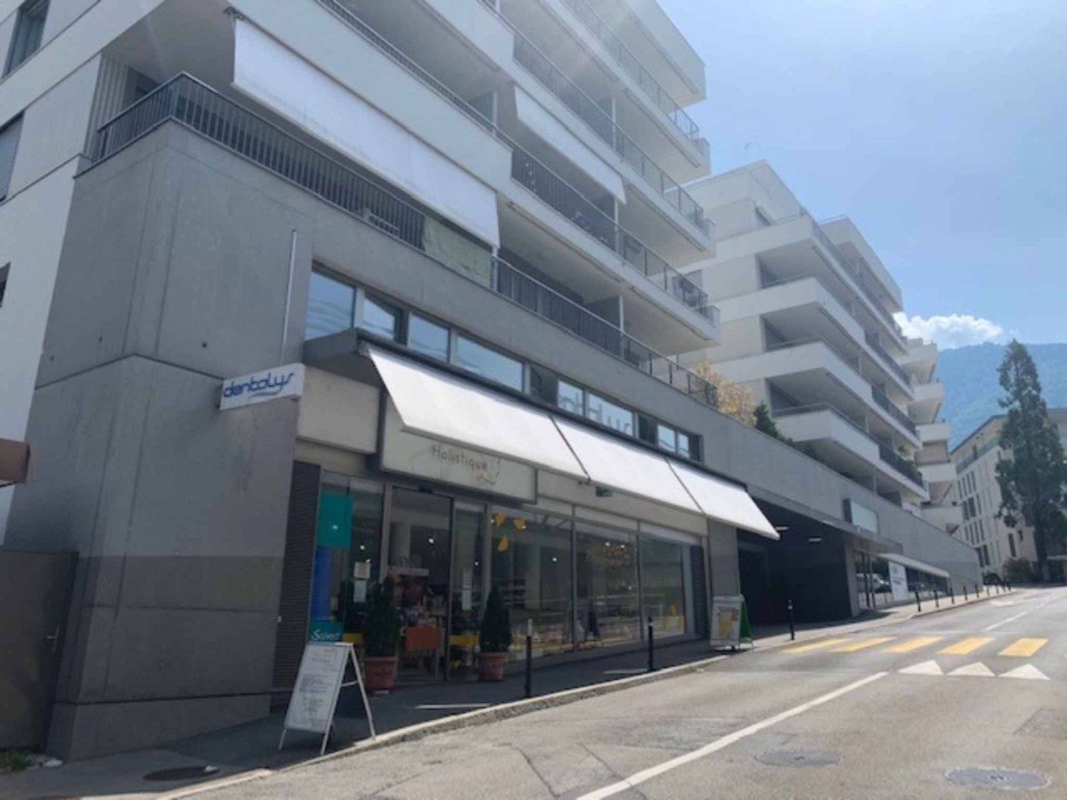 253m² arcade