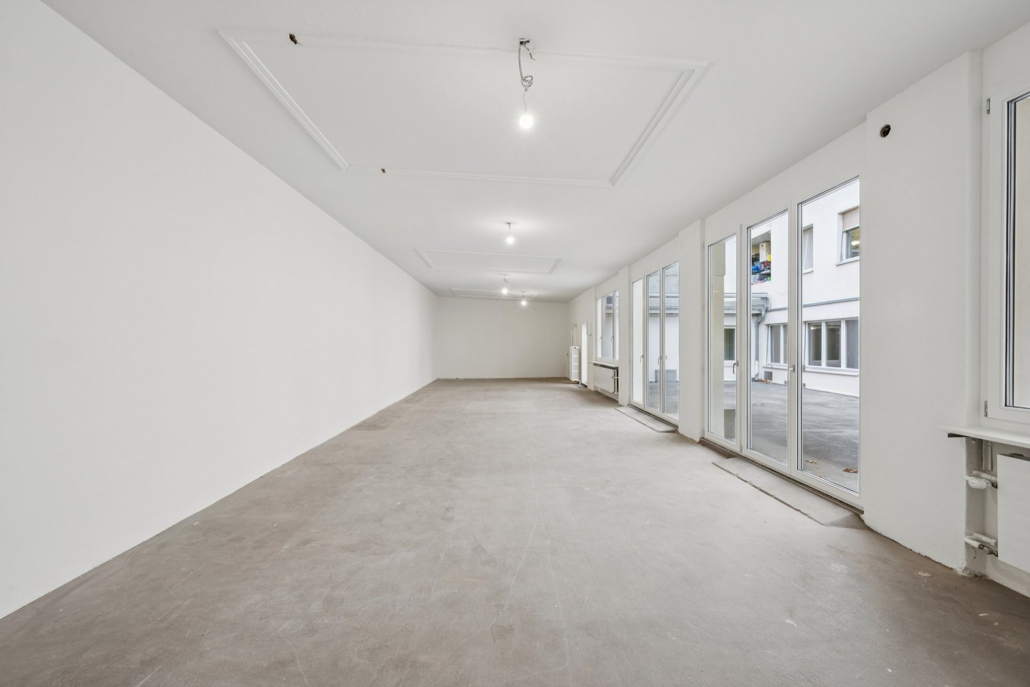 172m² office