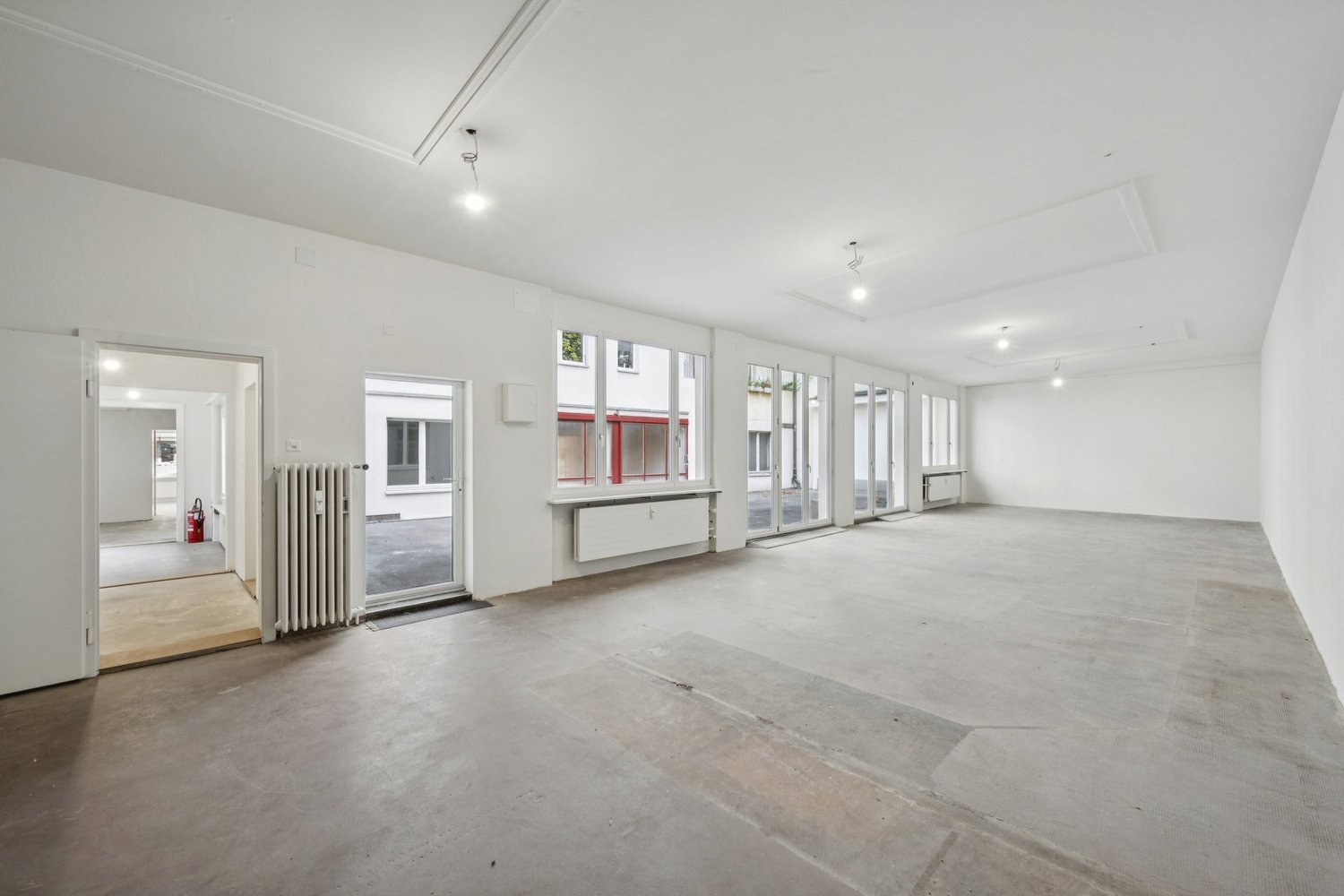 172m² office
