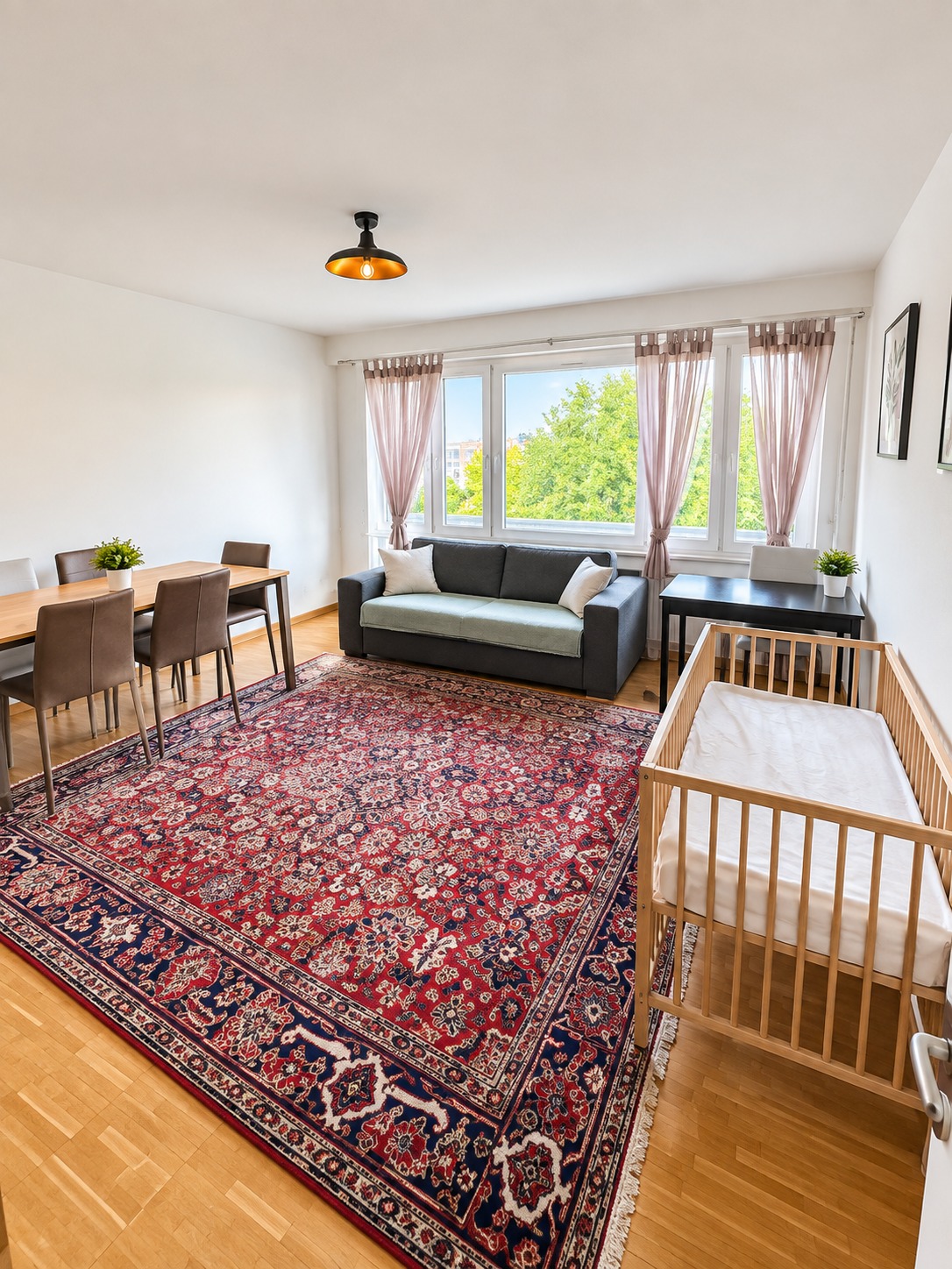 Möblierte 2 ½-Zimmer-Wohnung, Foto 1 von 10