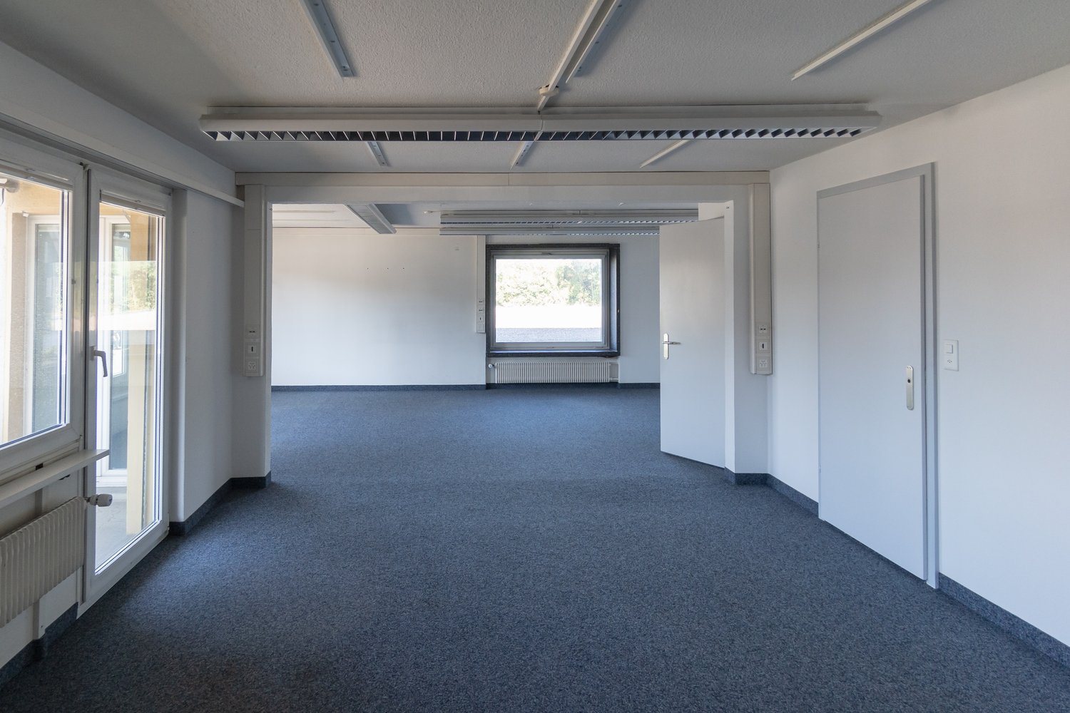 200m² commercial