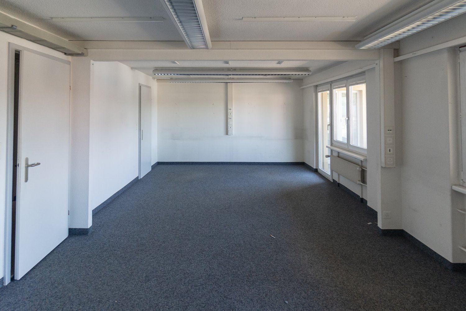 200m² commercial