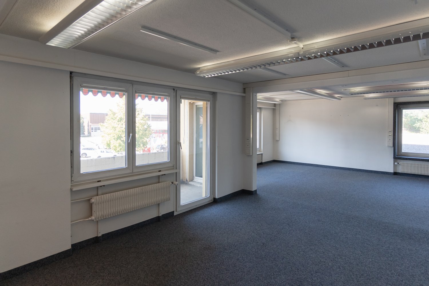 200m² commercial
