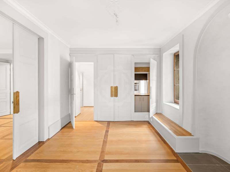 9 rooms single house