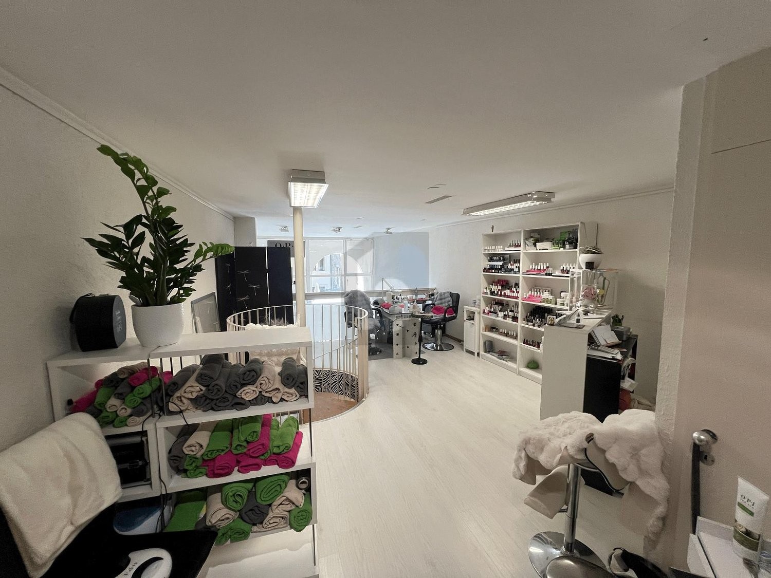 130m² shop, Foto 3 von 4