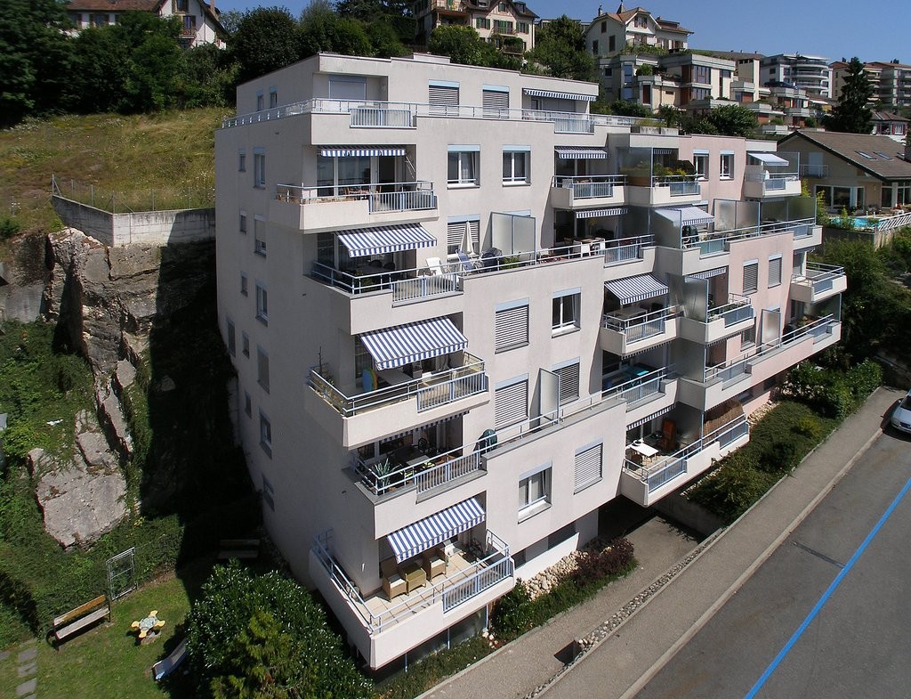 2m² überdachter Veloparkplatz, Foto 2 von 2