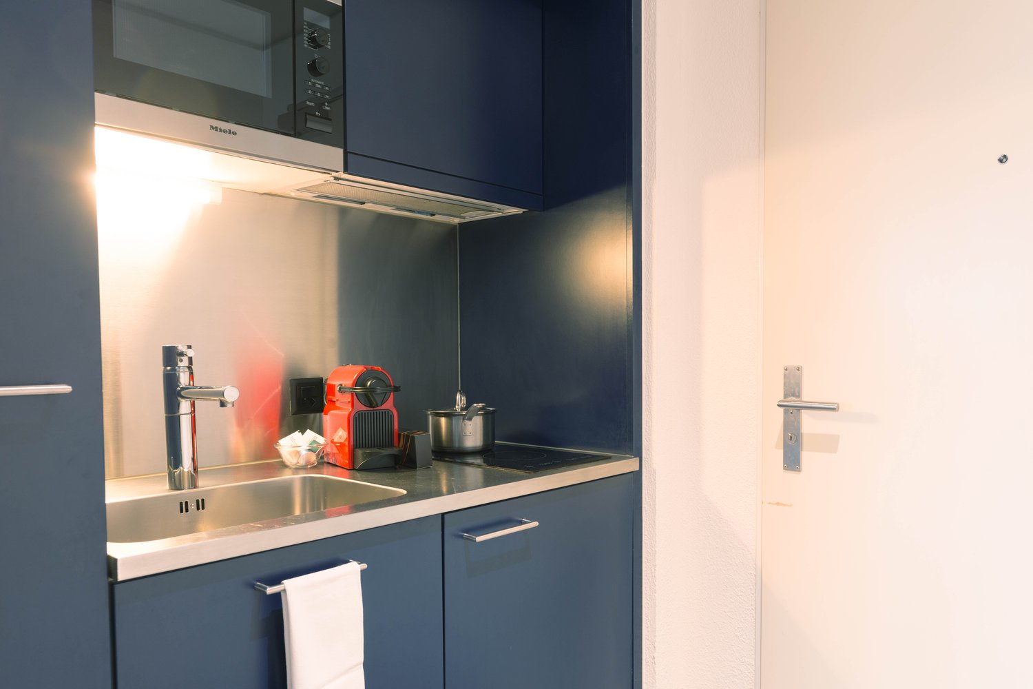 2 Zimmer möblierte Wohnung
