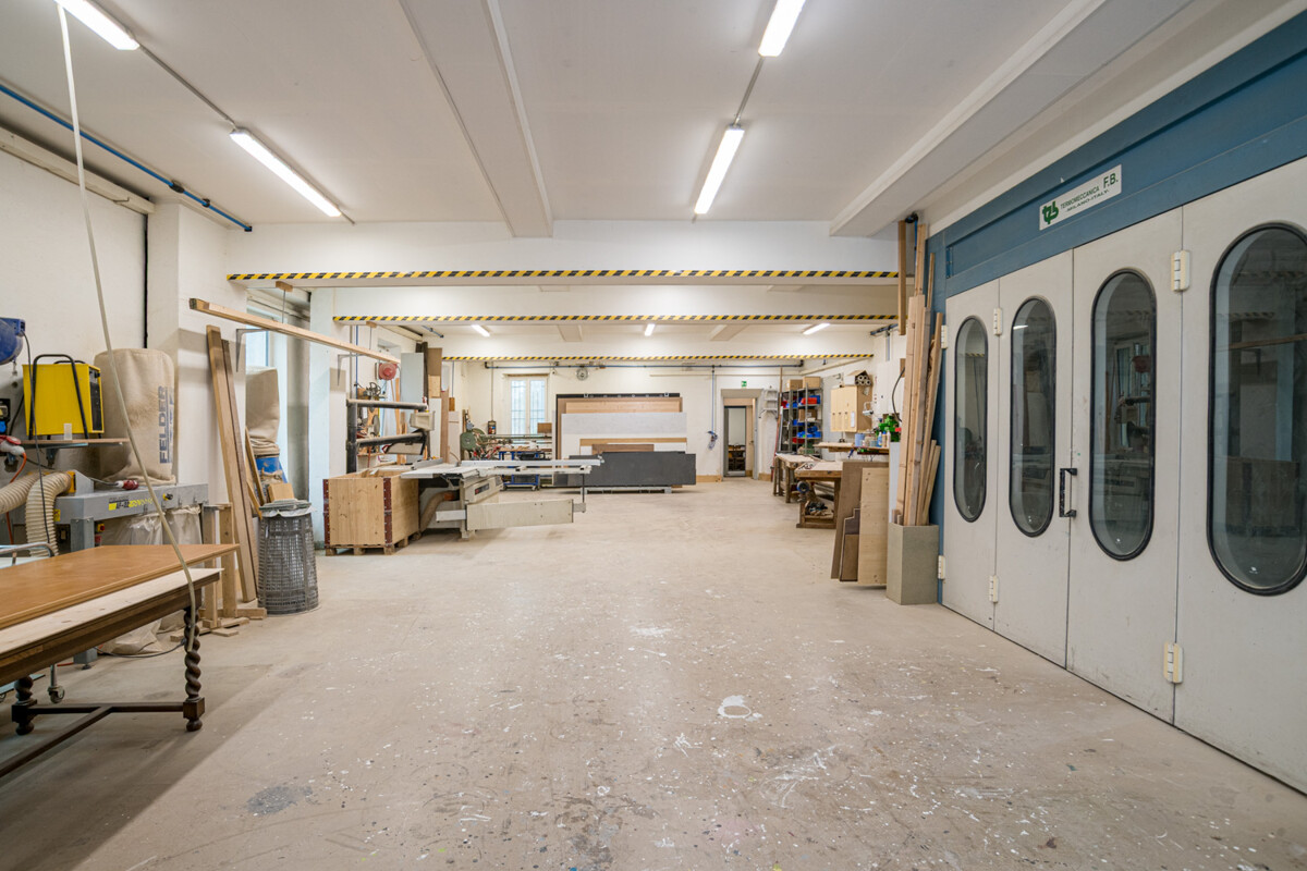 385m² storage room, photo 5 of 10