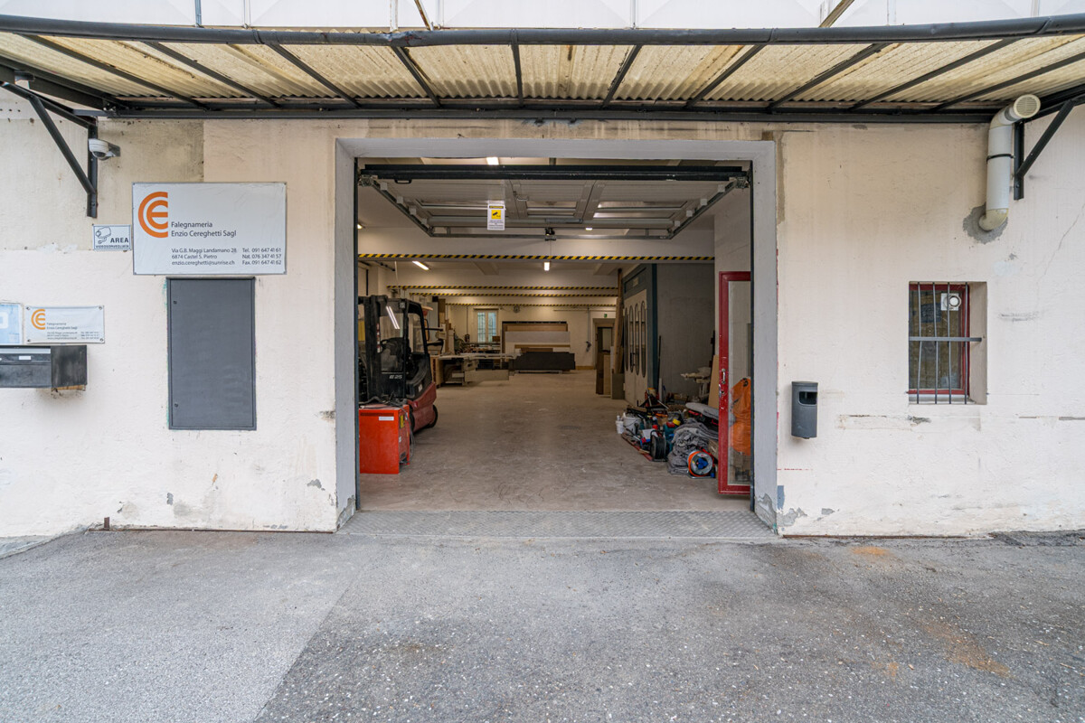 385m² storage room, photo 4 of 10